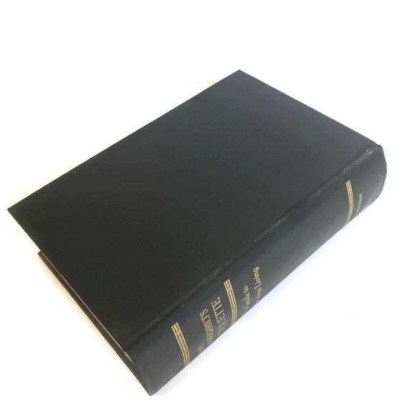 Vintage Book: Amy Vanderbilt's Etiquette Hardcover with Dust Jacket - Picture 2 of 9